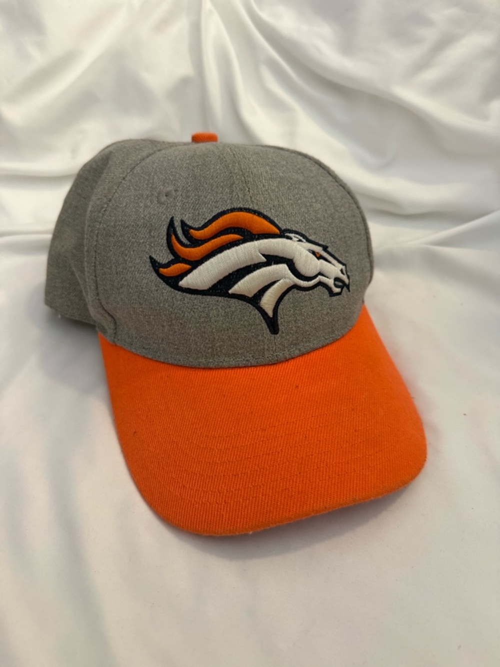 EUC New Era Denver Broncos 9FIFTY Snapback Hat